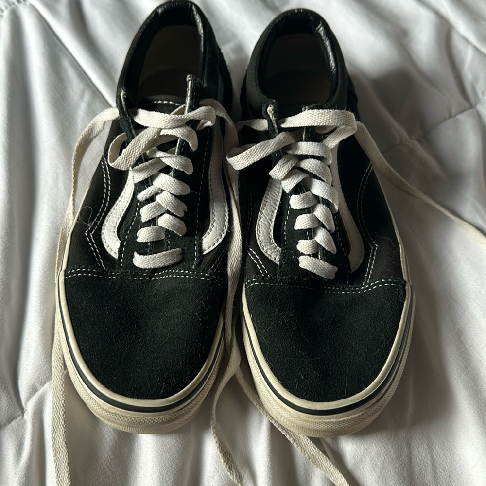 Black low top classic vans. Size 8 women’s 6.5 men’s.